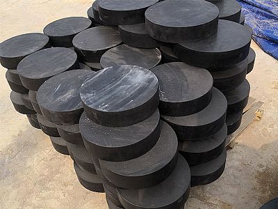 吴兴区板式橡胶支座由若干层橡胶片与薄钢板经加压硫化